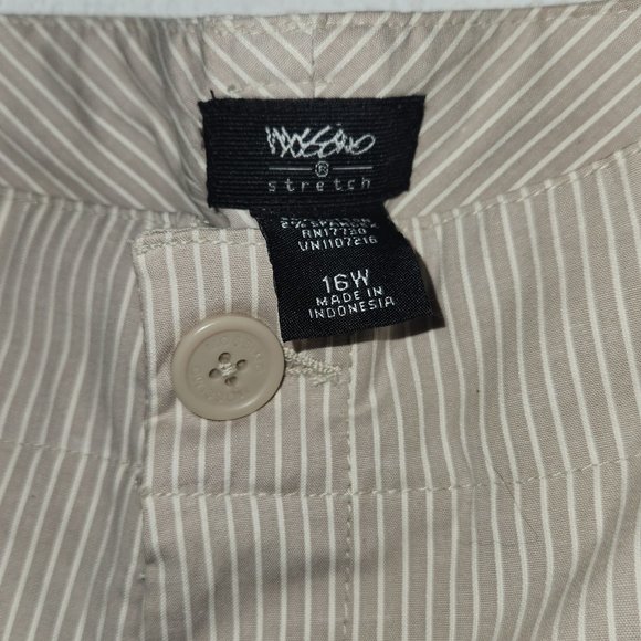 Mossino Ladie's stretch shorts, in size 16W NWT - Picture 7 of 12